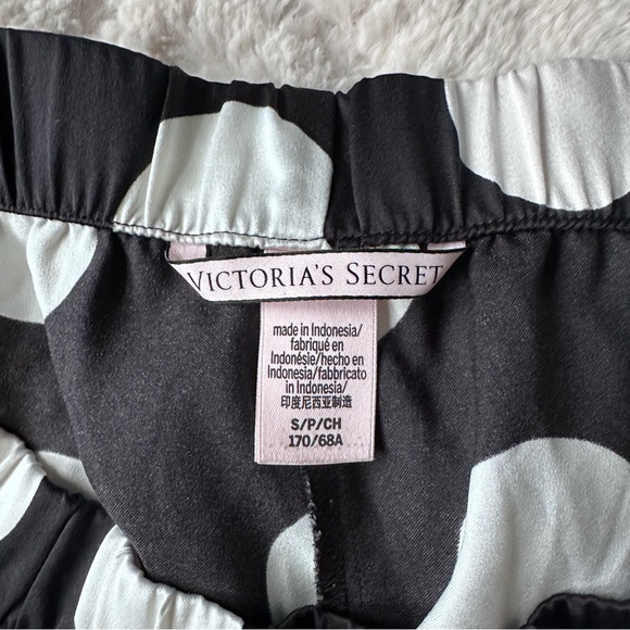 Victoria's Secret | Black and White Polkadot Satin Sleep Shorts | Size Small - Picture 5 of 10